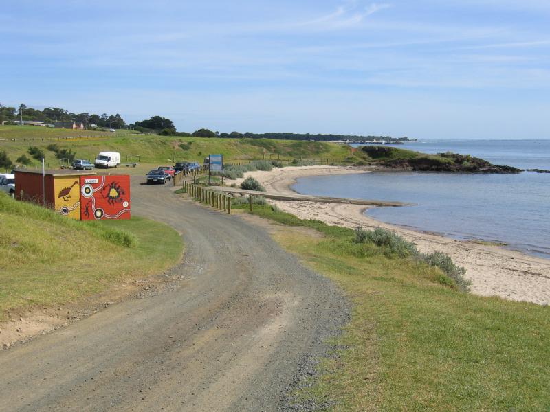 Portarlington - The Esplanade coastal road: View west along coast towards boat ramp near Fairfax St