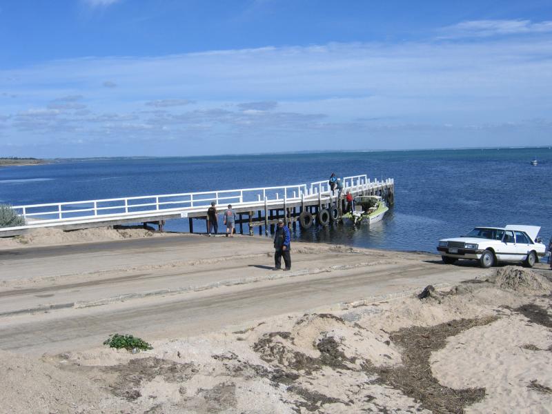 Portarlington - Point Richards: Jetty and boat ramp