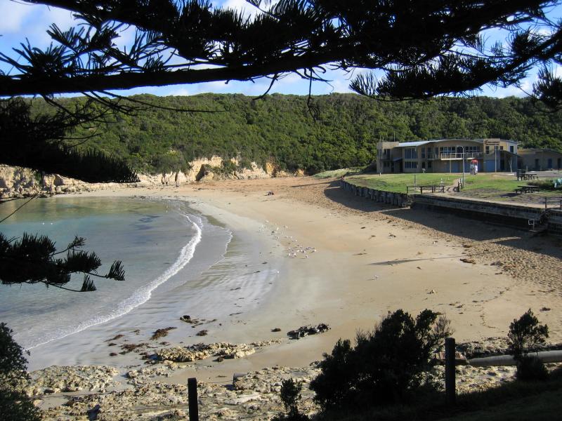 Port Campbell - Port Campbell Bay, jetty and beach: View north across Port Campbell Bay and beach from Lord St