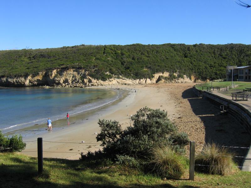 Port Campbell - Port Campbell Bay, jetty and beach: View north across Port Campbell Bay and beach from Lord St