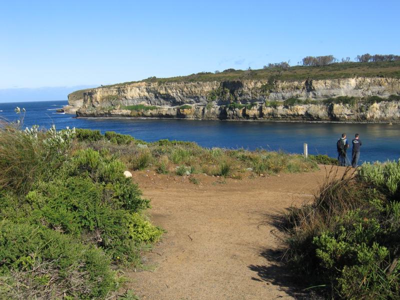 Port Campbell - Port Campbell Bay, jetty and beach: View north across Port Campbell Bay from Sturgess Point at end of Lord St