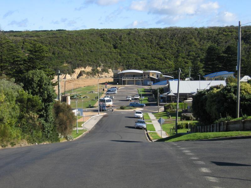 Port Campbell - Coast around Cairns Street: View north-east along Cairns St at Hennessy St