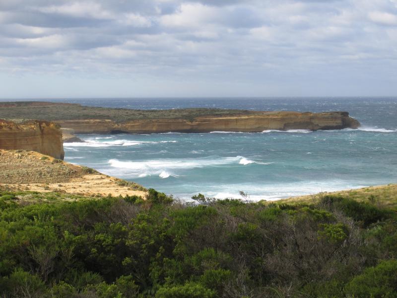 Port Campbell - Great Ocean Road between Port Campbell and Loch Ard Gorge: View towards Loch Ard Gorge from Great Ocean Rd