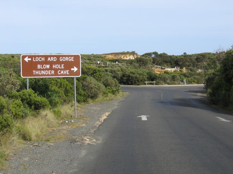 Port Campbell - Loch Ard Gorge, Muttonbird Island, Blow Hole, Thunder Cave: Access road to Loch Ard Gorge