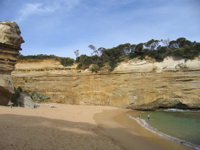 Port Campbell - Loch Ard Gorge, Muttonbird Island, Blow Hole, Thunder Cave: Beach at Loch Ard Gorge