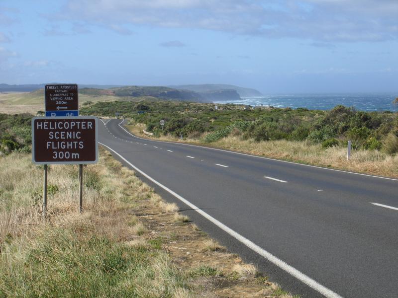 Port Campbell - Great Ocean Road between Loch Ard Gorge and 12 Apostles: View east along Great Ocean Rd and coast towards turn-off for Twelve Apostles