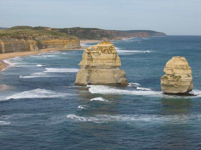 Port Campbell - 12 Apostles: View east along coast towards 2 of the Apostles from lookout