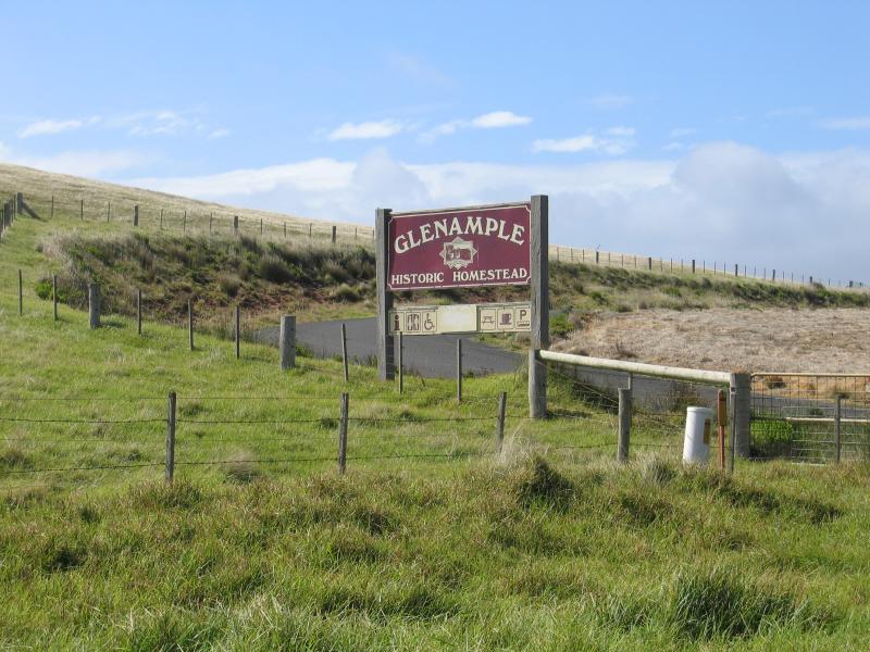 Port Campbell - Great Ocean Road at Glenample Historical Homestead: Entrance to Glenample Homestead