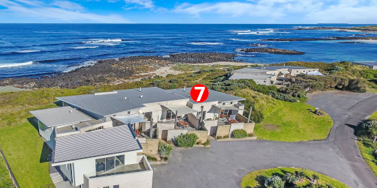 Hearns Beachside Villa 7