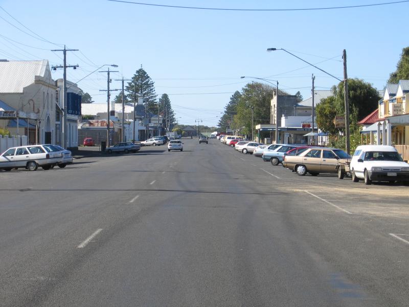 Port Fairy - Shops and commercial centre, Bank Street and Sackville Street: View east along Bank St towards James St