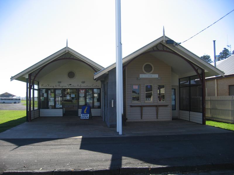 Port Fairy - Shops and commercial centre, Bank Street and Sackville Street: Port Fairy & Region Visitor Information Centre, Bank St