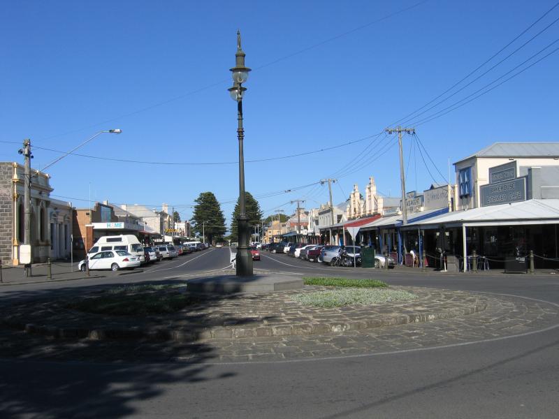 Port Fairy - Shops and commercial centre, Bank Street and Sackville Street: View south along Sackville St at Bank St