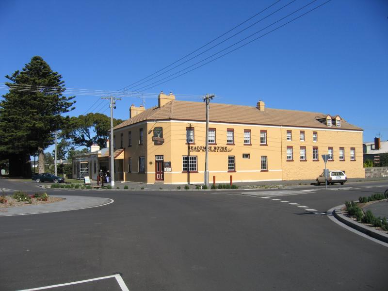 Port Fairy - Shops and commercial centre, Bank Street and Sackville Street: Seacombe House, view south along Sackville St at Cox St