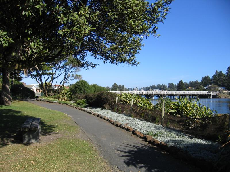 Port Fairy - Botanic Gardens, Griffiths Street: View south along Moyne River through gardens