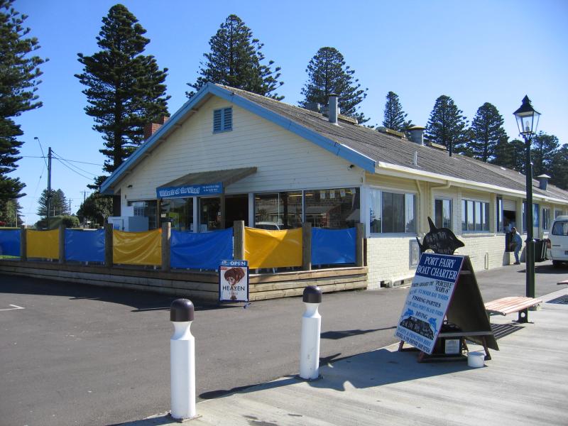 Port Fairy - Moyne River: 'Wisharts at the Wharf' Restaurant & Bar and boat charter departure point at Fishermans Wharf