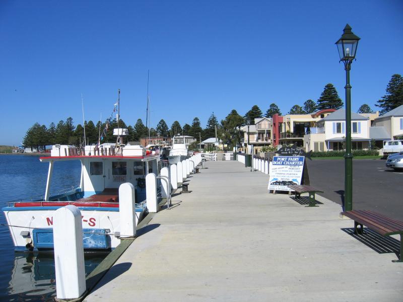 Port Fairy - Moyne River: View south along Fishermans Wharf