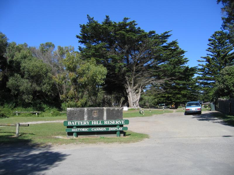 Port Fairy - Battery Hill Reserve, southern end of Griffiths Street: Entrance to Battery Hill Reserve at southern end of Griffiths St