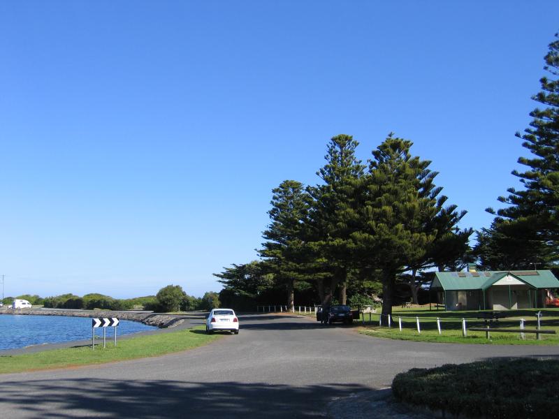 Port Fairy - Martins Point, off Gipps Street: View south along coast
