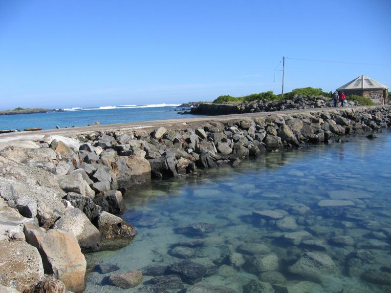 Port Fairy - Griffiths Island: View back to coast from walkway to Griffiths Island