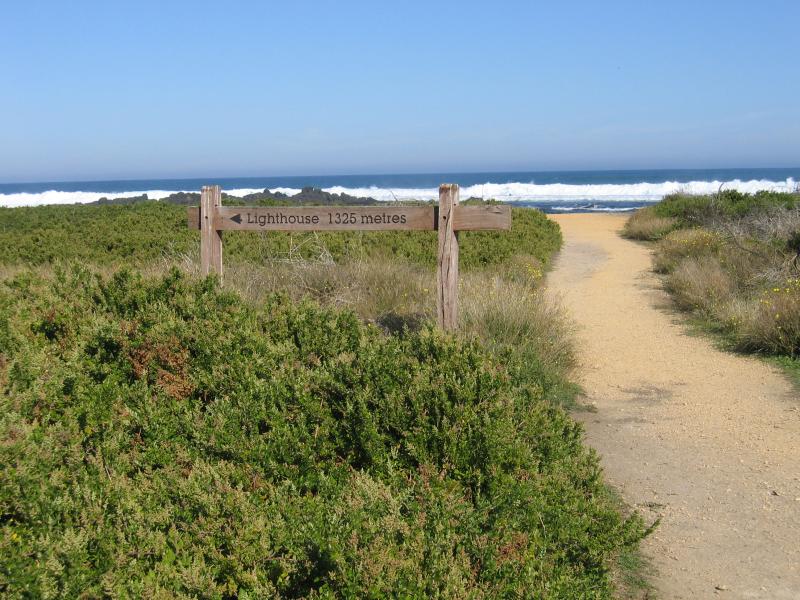 Port Fairy - Griffiths Island: Path junction approaching southern coast of island