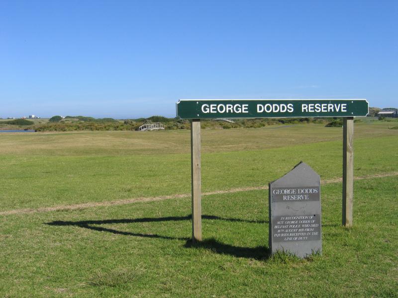 Port Fairy - Coast around Ocean Drive: George Dodds Reserve, corner Victoria St and Gipps St