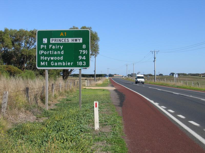 Port Fairy - Princes Highway: View west along Princes Hwy, east of Rosebrook