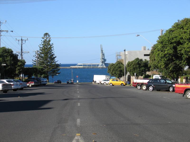 Portland - Shops around Percy Street: View east along Henty St towards Bentinck St
