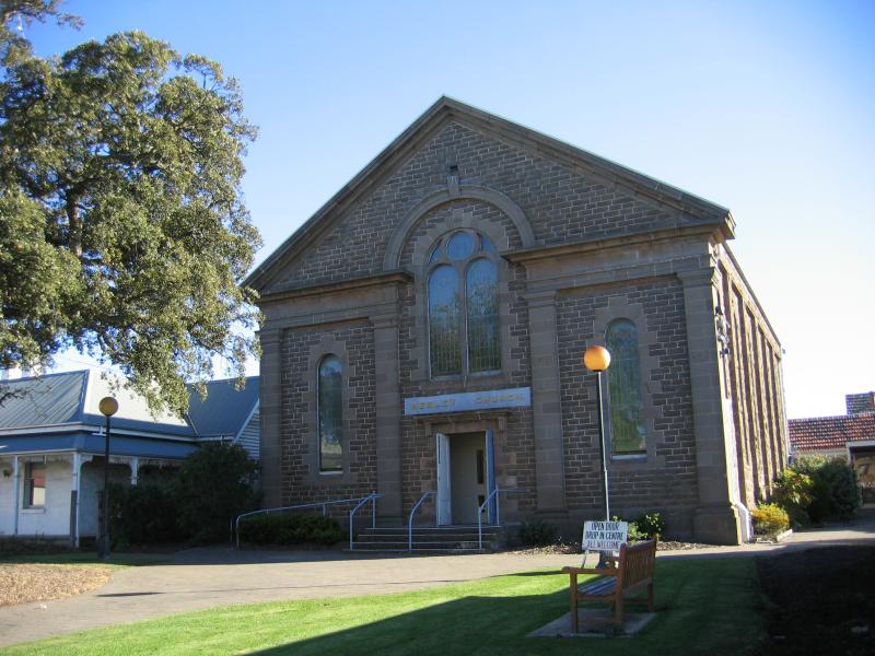 Portland - Shops around Percy Street: Wesley Uniting Church, Percy St