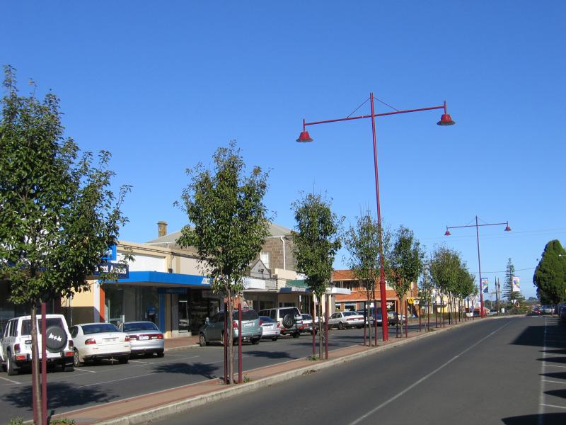 Portland - Shops around Percy Street: View south along Percy St towards Julia St