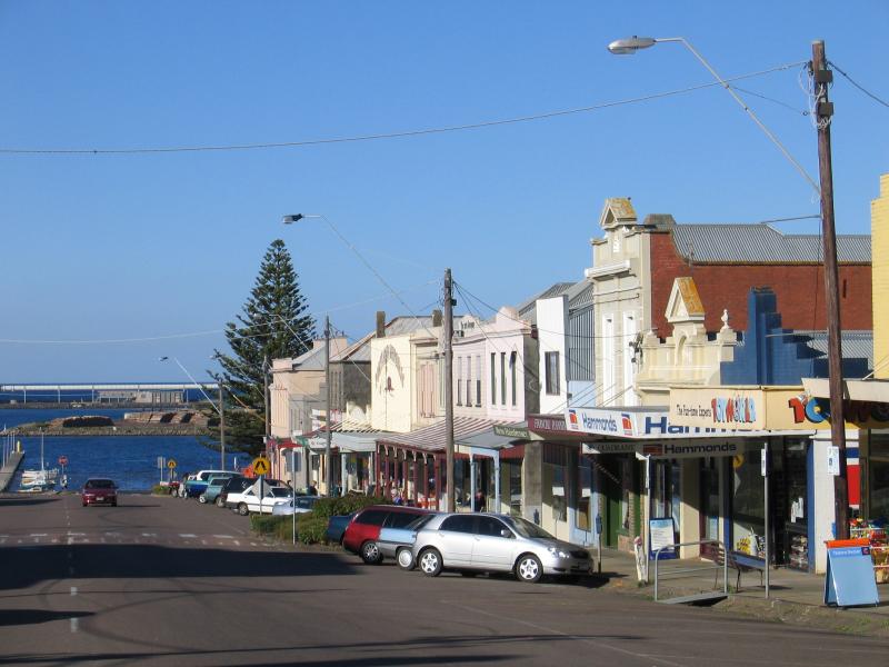 Portland - Shops around Percy Street: View east along Julia St towards Bentinck St