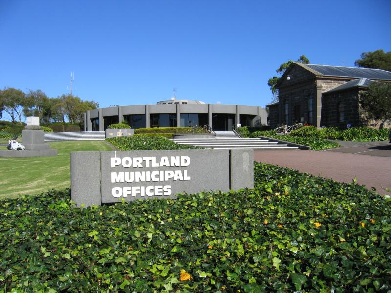 Portland - Cliff Street, Council offices and nearby foreshore: Portland Municipal Offices, Cliff St