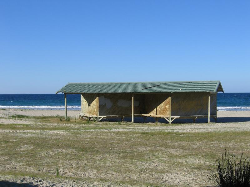 Portland - Foreshore and coastal attractions on Lee Breakwater Road: Nuns Beach, northern end of Lee Breakwater Rd
