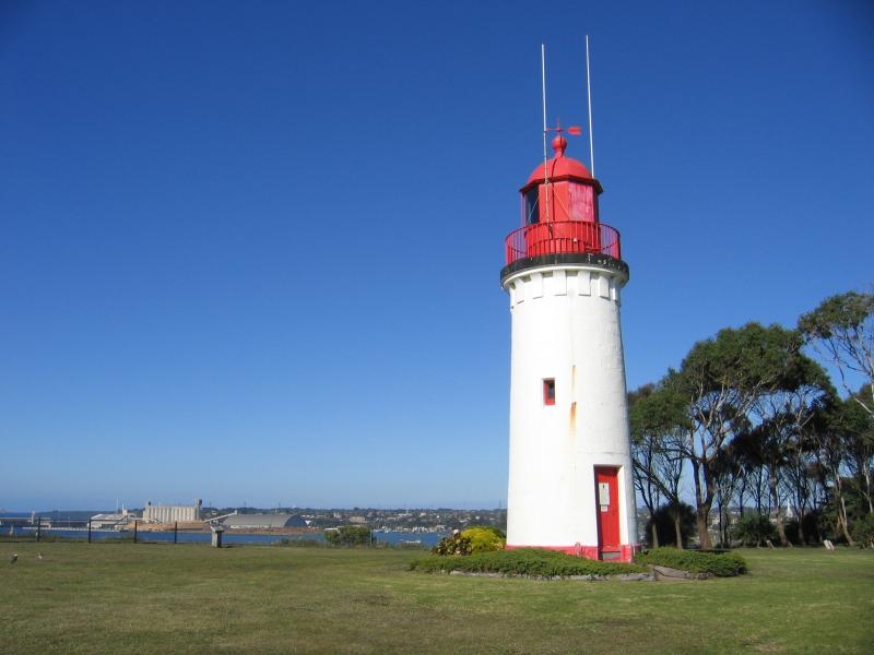 Portland - Whalers Bluff Lighthouse and coastal views, Lighthouse Street: Lighthouse and view south-east along coast