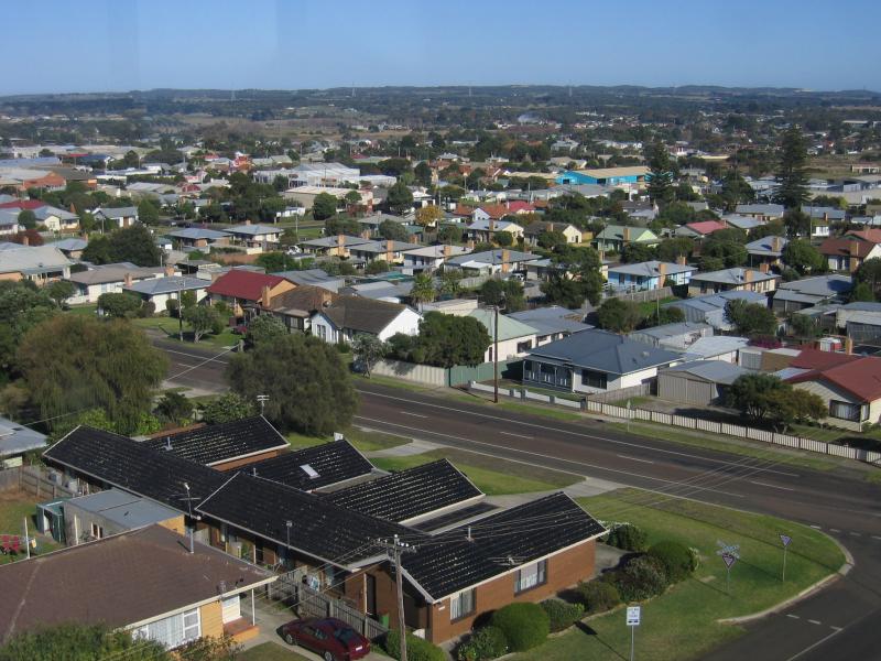 Portland - World War II Memorial Lookout Tower, Wade Street: View south-west across corner of Wade St and Bentinck St