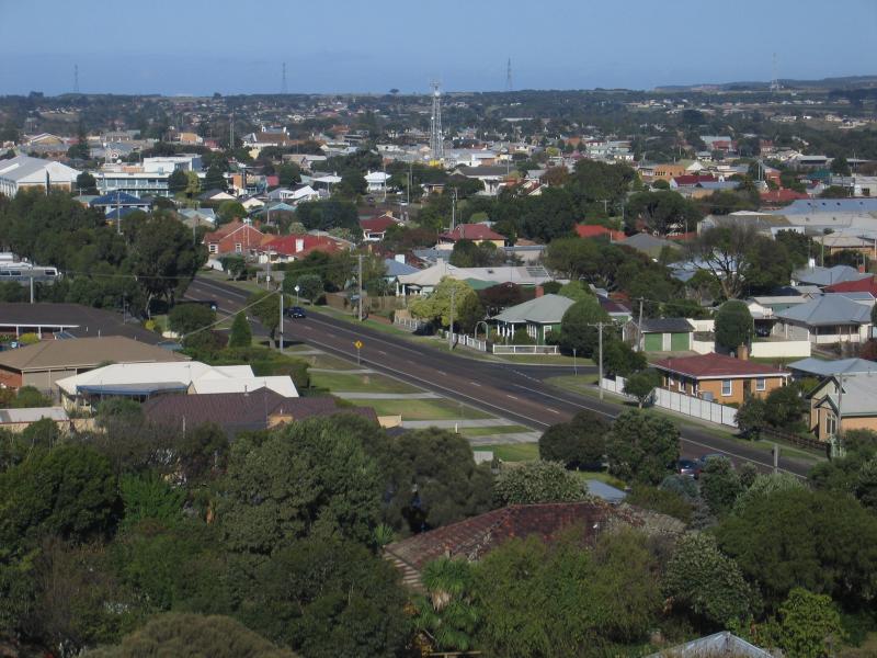 Portland - World War II Memorial Lookout Tower, Wade Street: View south along Bentinck St