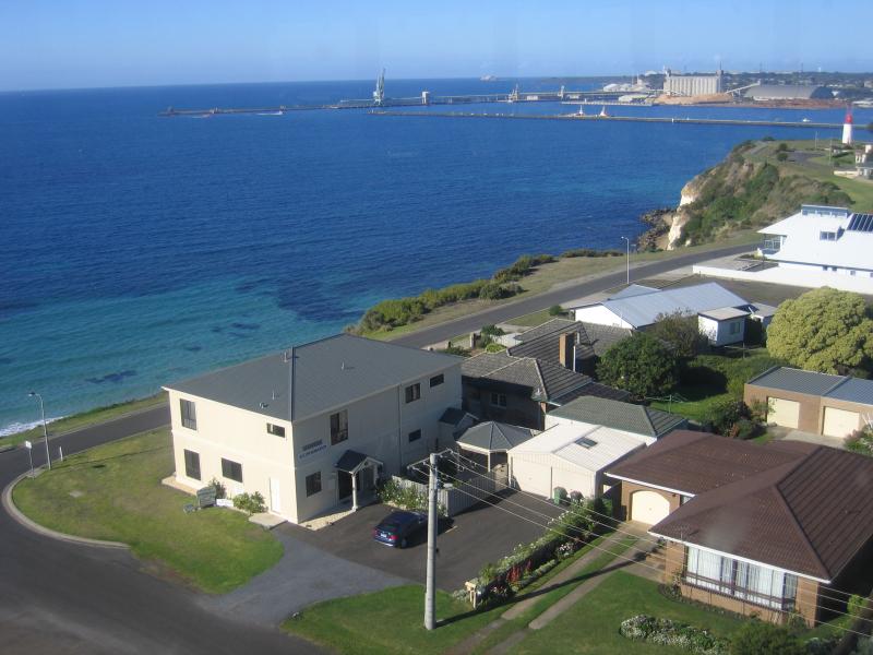Portland - World War II Memorial Lookout Tower, Wade Street: View south-east across corner of Wade St and Clifton Ct