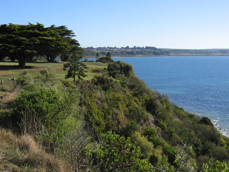 Portland - Coast around Hanlon Parade between Dutton Street and Grant Street: View north-east along coast