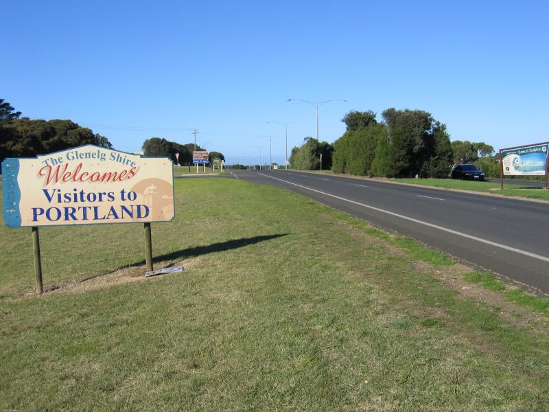 Portland - Henty Highway: Portland welcome sign, view south along Henwards Cavendish St