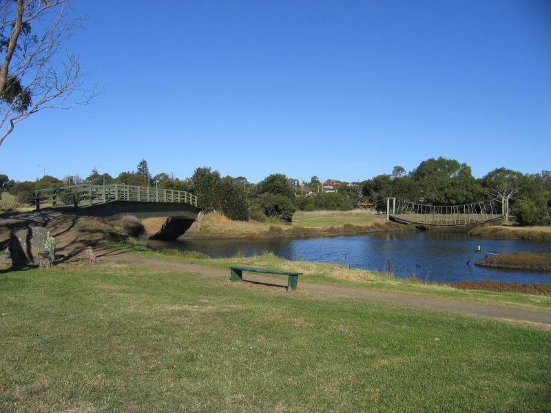 Portland - Fawthrop Lagoon: Bridges across lagoon