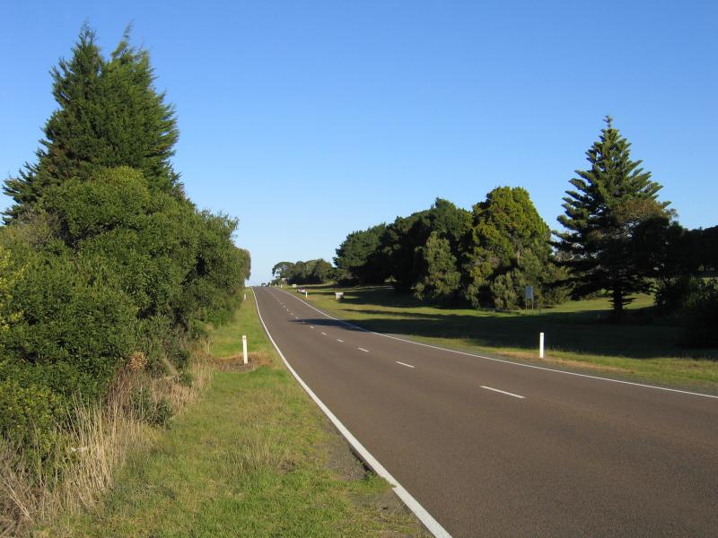 Portland - Madeira Packet Road: View south-east along Madeira Packet Rd at golf course