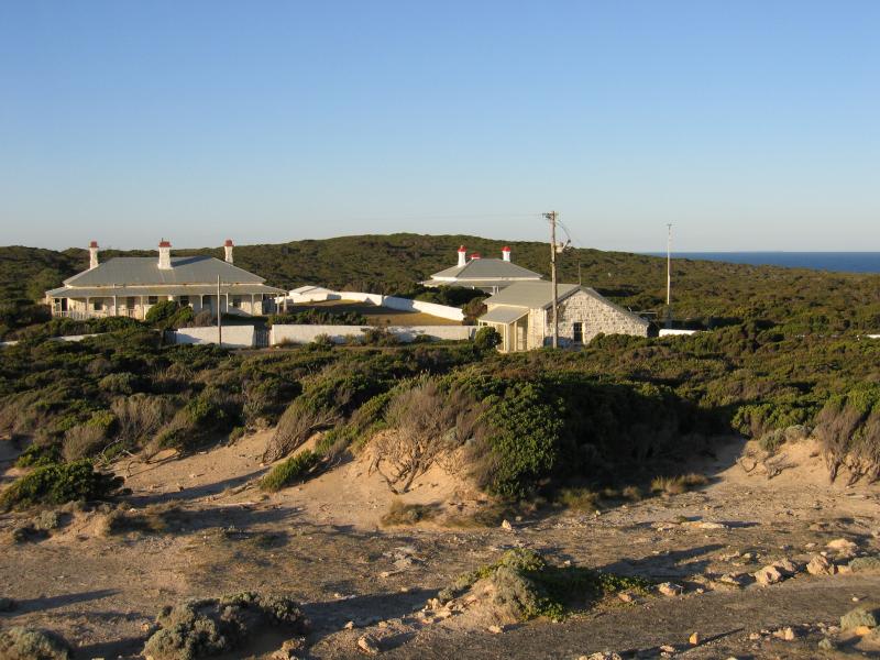 Portland - Cape Nelson Lighthouse: Lighthouse homestead and buildings