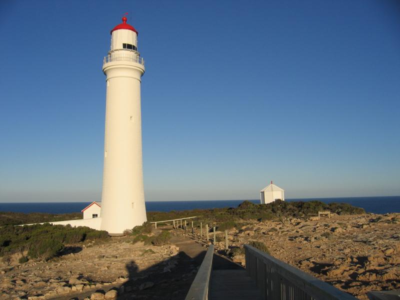Portland - Cape Nelson Lighthouse: View of lighthouse and coast