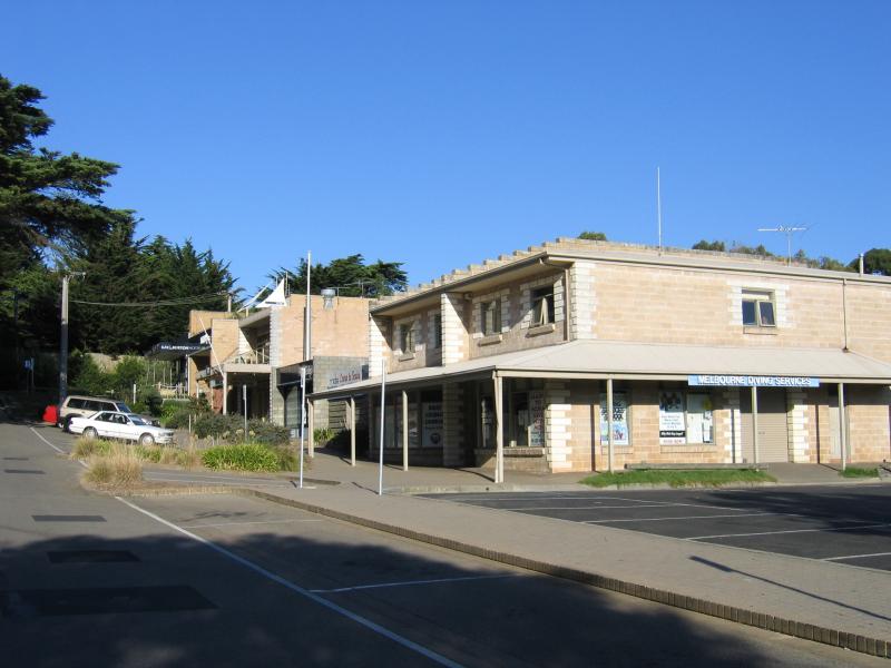 Portsea - Shops and commercial centre, Point Nepean Road: Shops, view east along Point Nepean Rd service Rd at Nepean Pl
