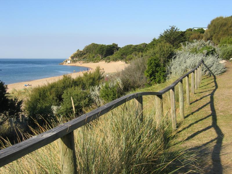 Portsea - Portsea Pier and foreshore at Weeroona Bay: View east along foreshore near Portsea Hotel