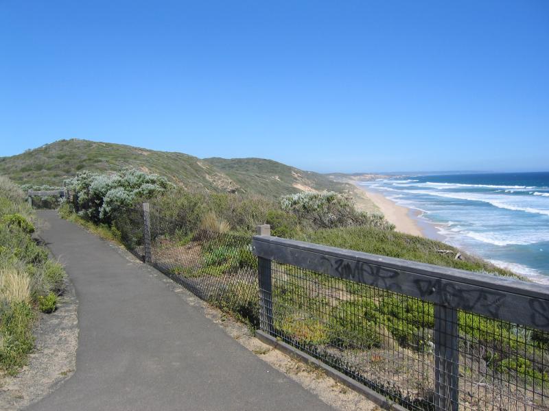 Portsea - Coast at London Bridge: Walking track along coast