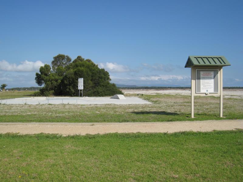 Port Welshpool - Foreshore and beach along southern side of Lewis Street: Skate park on foreshore near Dobson St