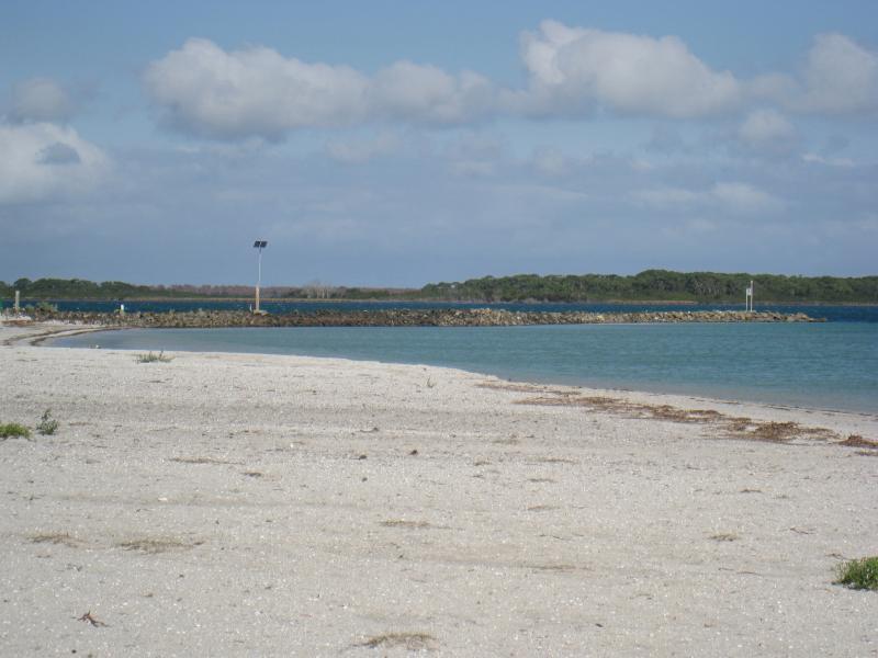 Port Welshpool - Foreshore and beach along southern side of Lewis Street: View south-east along beach near Dobson St towards sea wall
