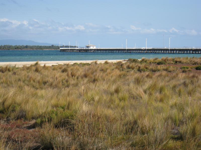 Port Welshpool - Foreshore and beach along southern side of Lewis Street - View south-west towards Long Jetty from foreshore near Keane St