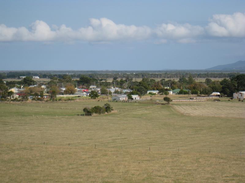 Port Welshpool - Slades Hill Road, Welshpool: South-easterly view towards Welshpool town centre, Slades Hill Rd 700m from South Gippsland Hwy