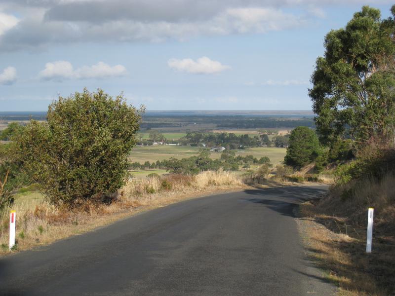 Port Welshpool - Slades Hill Road, Welshpool - View south along Slades Hill Rd, 1.5km from South Gippsland Hwy